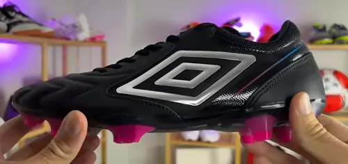 Foto de review Umbro Adamant Master Class Pro
